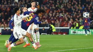 Дубль Жюля Кунде принес «Барселоне» победу над «Айнтрахтом»