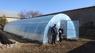 Бухороликларга 20 та иссиқхона беғараз ёрдам сифатида топширилди