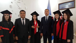 Нормат Турсунов встретился с выпускниками Навоийского государственного педагогического вуза