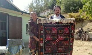 «Лангар»га 40 йил аввал йўқолиб кетган гиламдўзлик санъати қайтди