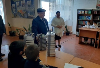 Дин ишлари бўйича қўмита раиси мактаб ўқувчилари билан учрашди