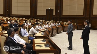 Роҳбарони хидматҳои иттилоотии мақомоти давлатӣ ва ташкилотҳо бо фаъолияти Сенат шинос шуданд.