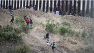 2.5 million illegal migrants left the US within a year