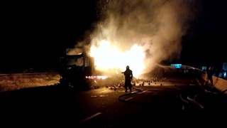 Наманганда юк машинаси ёниб кетди