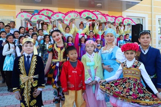 Бир оила фарзандларимиз...