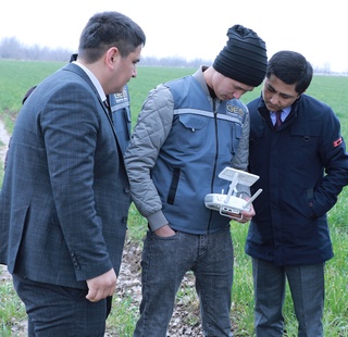 Қишлоқ хўжалиги ерларида дронлар