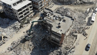 Жаҳон банки Туркиядаги зилзиладан кўрилган зарар 34 миллиард доллардан ортиқ деб баҳолади