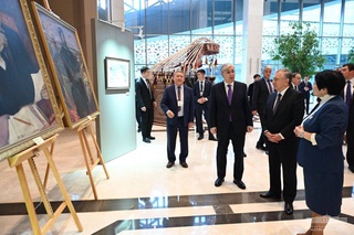 Президентлар Абай меросига бағишланган кўргазма билан танишдилар