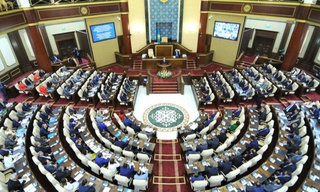 Сенатор ижтимоий тармоқларни тартибга солишни таклиф қилди