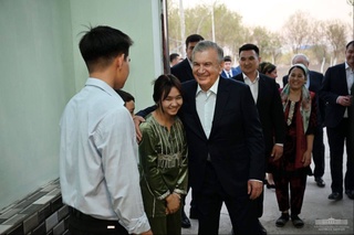 The President visits a mahalla in Nukus