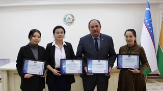 Давлат грантлари бўйича эълон қилинган танловнинг ғолибларига сертификатлар топширилди