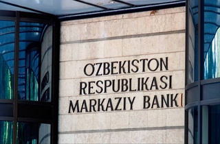 Центробанк Узбекистана отозвал лицензию у двух платежных организаций