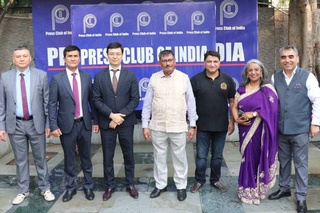 Hindistonning “The Economic Times” gazetasi muharririga “Oltin qalam” topshirildi