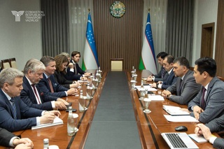 Минтранс и «Rhenus Group» обсудили проект строительства современного грузового терминала в Андижанской области