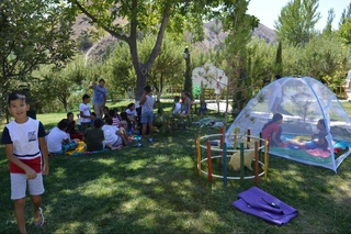 Жаслар дем алыста да бийкар жүрмейди