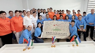 В Ургенче с участием китайских врачей 318 пациентам успешно проведены операции по удалению катаракты