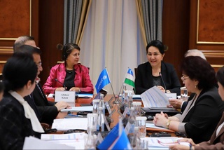 Парламентарии обсуждают пути реализации рекомендаций Комитета по правам ребенка в наилучших интересах детей Узбекистана