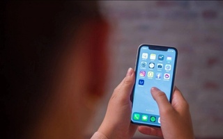 Норвегия мактабларида мобил телефонлардан фойдаланишни тақиқлаш тажрибаси ижобий натижа берди