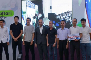 Нукуслик ёшларга қарийб 2 миллиард сўмлик ваучер топширилди