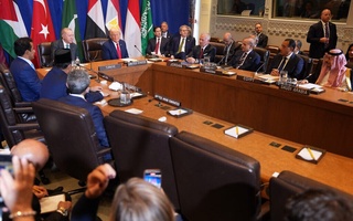 Трамп АҚШнинг Ғазо урушини тугатиш режасини тақдим этди