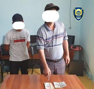 Навбаҳор туманида ҳайдовчилик гувоҳномасини олиб бермоқчи бўлган собиқ мураббий ушланди