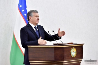 Shavkat Mirziyoyev: Xalq joylardagi hokimiyat vakillaridan hisobot talab qilsa, vaziyat oʻzgaradi