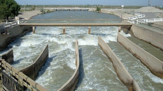 Сув танқислигининг олдини олиш бўйича чора-тадбирлар белгиланди