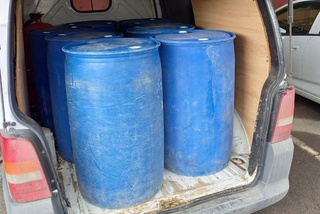 “Мерседес Бенц”даги спиртни яширин айланмаси фош бўлди