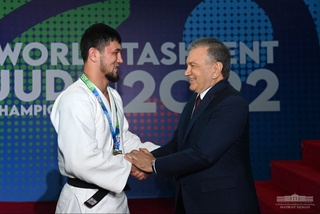Президент аз мусобиқаҳои чемпионати ҷаҳон оид ба дзюдо дидан кард