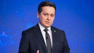 Халқ таълими вазири мажлисбозликни тўхтатиб, ақл билан ишлашга чақирди