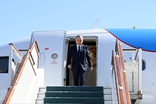 President arrives in Karakalpakstan