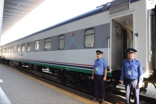 Ташкент-Хорезм: 10 заманагөй жолаўшы тасыў вагоны пайдаланыўға тапсырылды