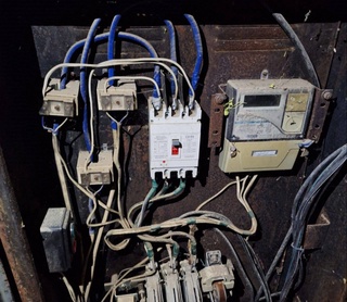 Elektr energiyasidan noqonuniy foydalangan shaxslarga chora koʻrildi