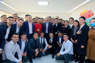 Ozodbek Nazarbekov talabalar bilan uchrashdi