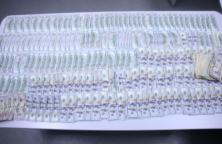 Оёқ кийимига яширилган нақд хорижий валюта фош этилди