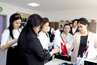 Эффективные программы профессиональной подготовки помогают женщинам стать более конкурентоспособными на рынке труда