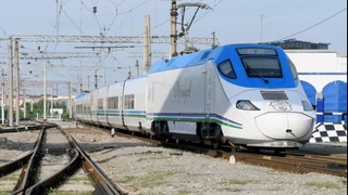 Юқори тезликда ҳаркатланувчи «Aфросиёб» поезди Чинозда тўхтаб қолди