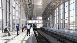 По новым станциям метро…