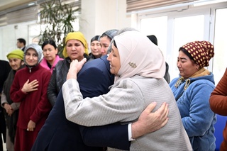 Президент аз ҳоли осебдидагони фоҷеа дар шаҳри Гулистон хабар гирифт