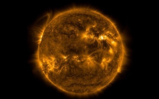 Бугун Қуёшда кучли чақнаш юз берди