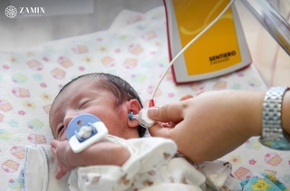 Проект «Внедрение универсального скрининга слуха новорожденных» продолжается