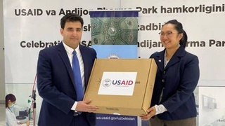USAID передало оборудование для лаборатории контроля качества лекарственных средств в Андижане
