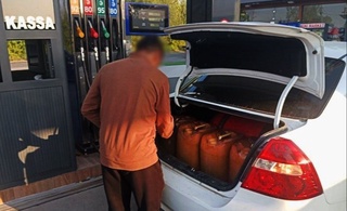 Бензинни қоидаларга зид равишда сотаётган АЁҚШга чора кўрилди