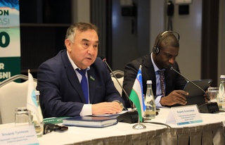 Яшил иқтисодиётга ўтиш, экологик барқарорлик, иқлим ўзгариши каби масалалар муҳокама этилди