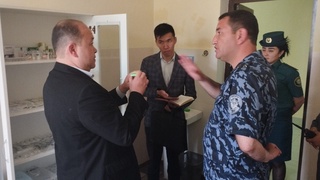 Омбудсман: Самарқанддаги 60 ўринли маъмурий тартибда ҳибсга олинган шахсларни сақлаш учун Махсус қабулхонада 160 нафар шахслар сақланмоқда