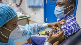 Африкада вакцинация деңгейі төмен: халықтың 31 пайызы ғана толық вакцинацияланған
