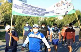 Бухорода «Автомобилсиз кун» шиори остида марафон бўлиб ўтди