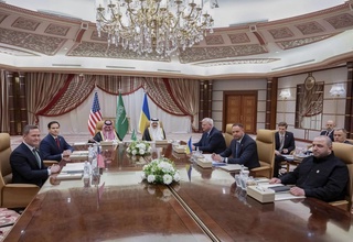 Украина омодагии худро барои қабули пешниҳоди ИМА дар бораи ҷорӣ кардани оташбас изҳор кард