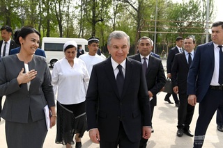 Prezident mahalladagi o‘zgarishlarni ko‘zdan kechirdi