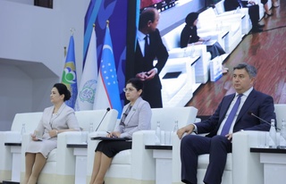 Жеңіл өнеркәсіп және былғары өнеркәсіп кәсіпорындарында әйелдерге қолайлы және қауіпсіз еңбек жағдайларын жасау мәселесі талқыланды